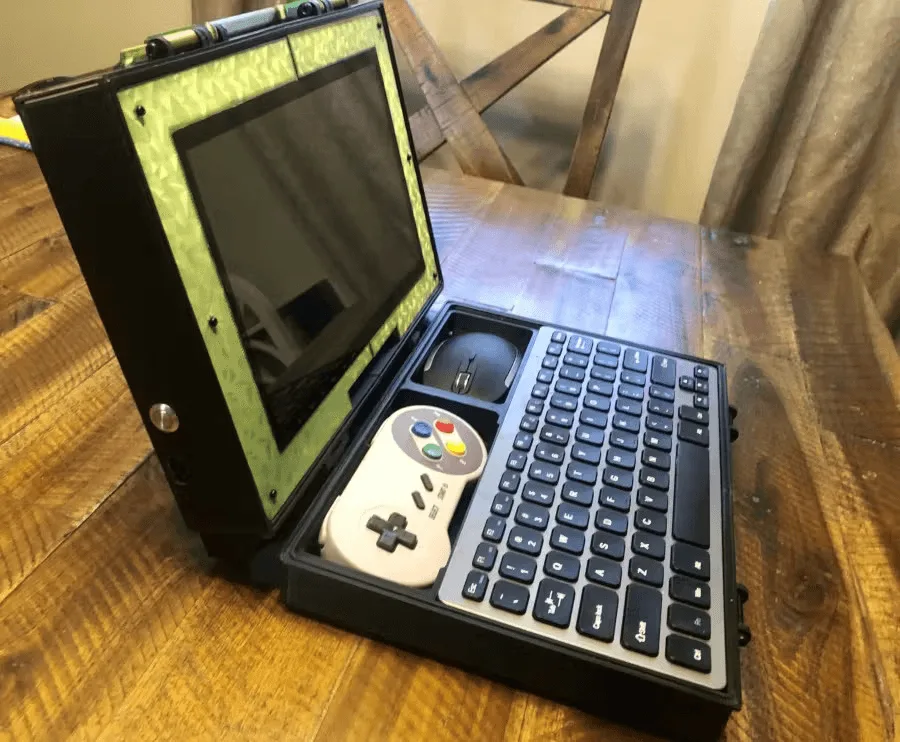 3D tištěný přenosný notebook s Raspberry Pi 5